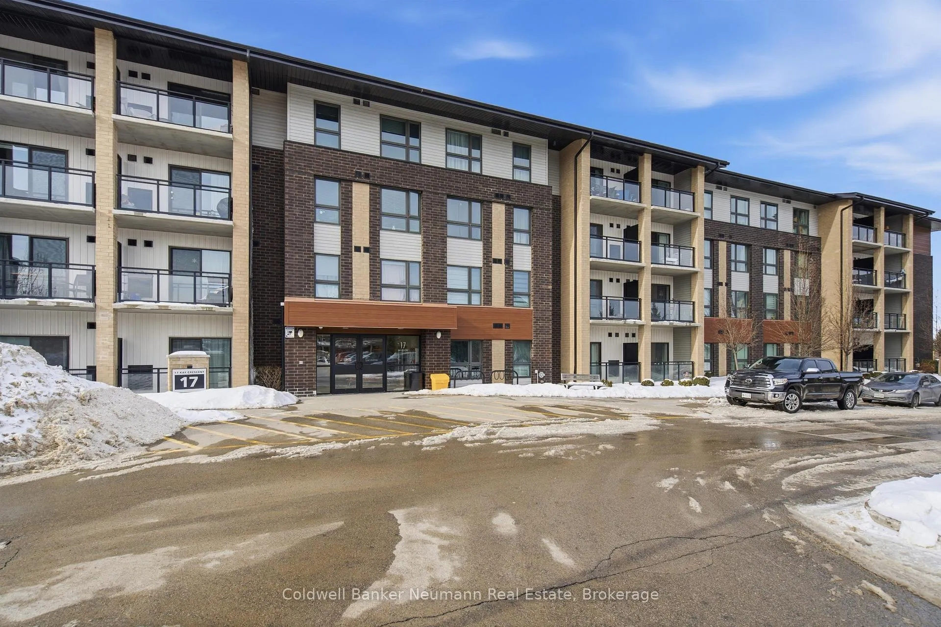 Photo 3 of Unit 302, 17 Kay Crescent, Guelph, Pineridge/Westminster Woods — HOMEH