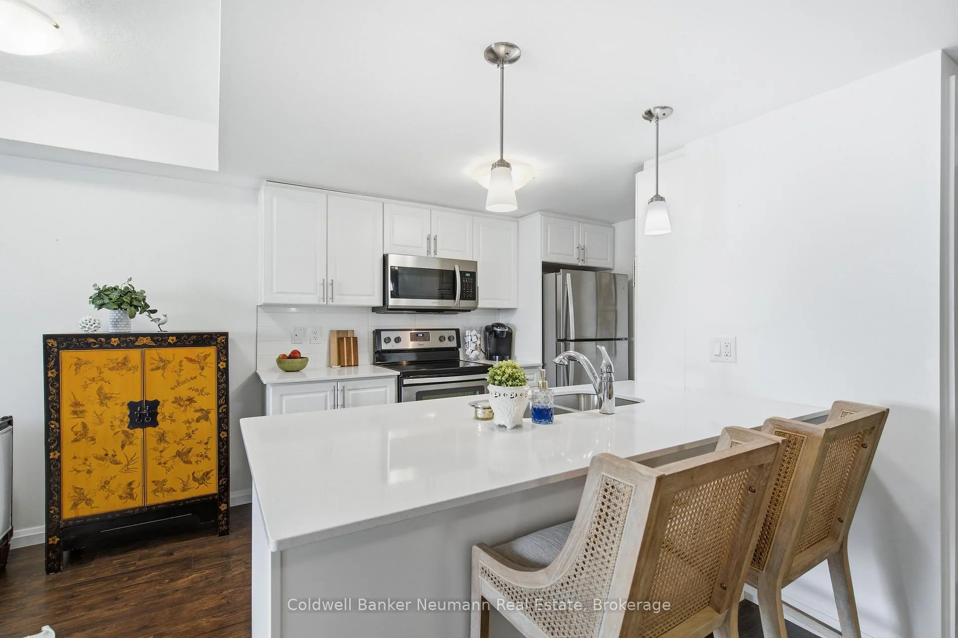 Photo 6 of Unit 302, 17 Kay Crescent, Guelph, Pineridge/Westminster Woods — HOMEH