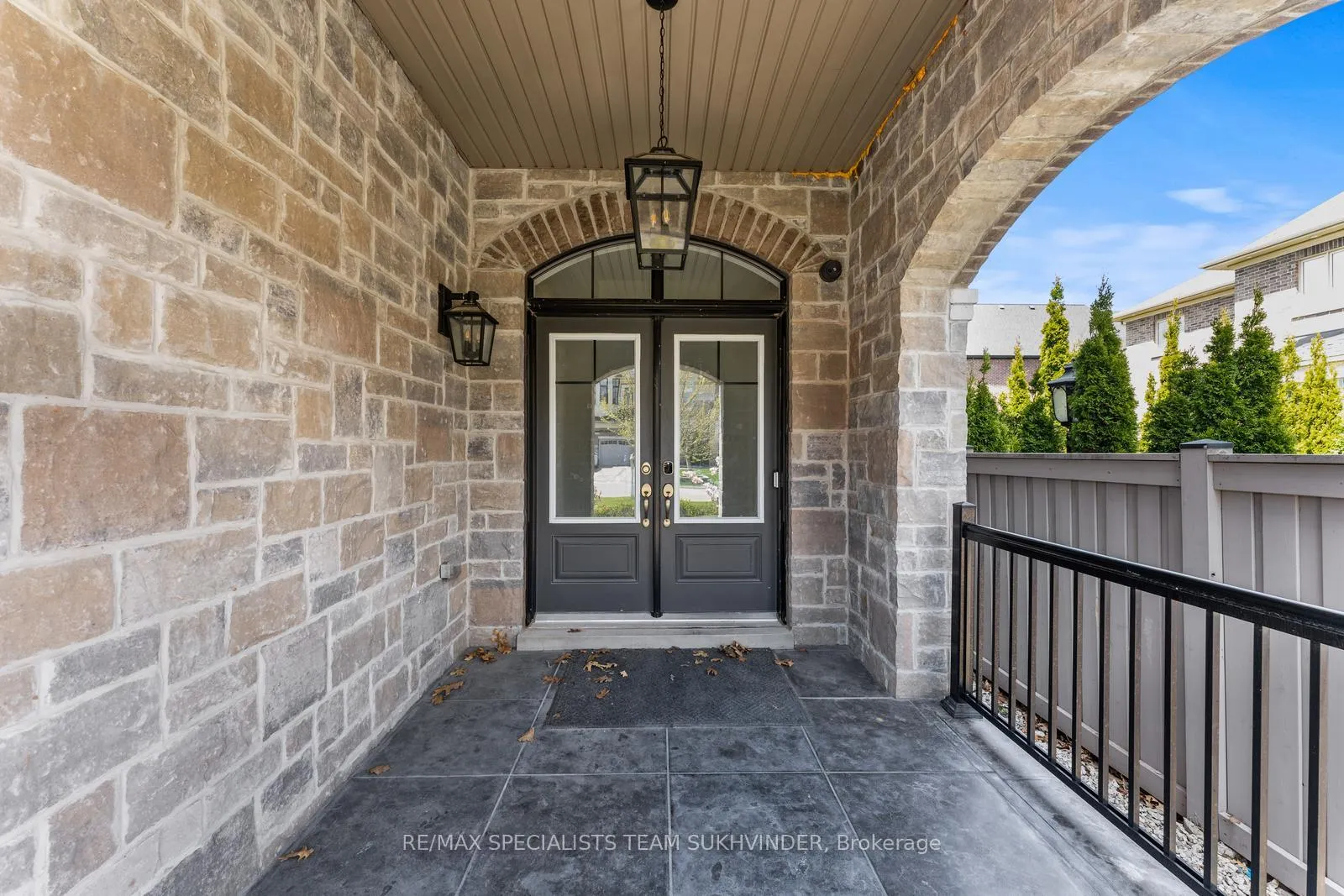 Photo 2 of 51 Classic Drive, Brampton, Credit Valley — HOMEH