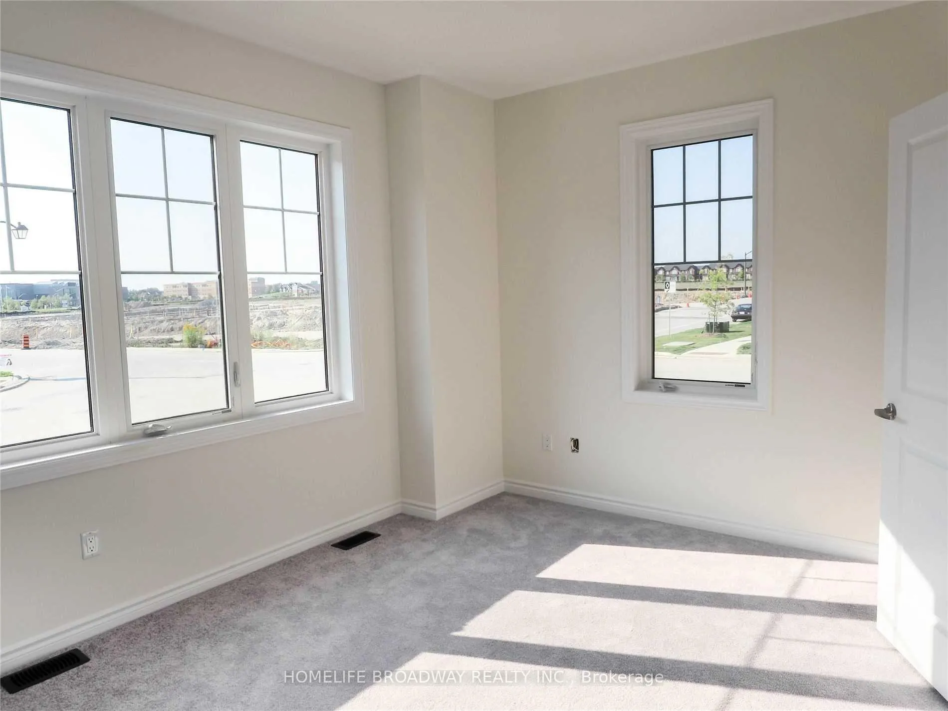 Photo 4 of 105 Cornell Centre Boulevard, Markham, Cornell — HOMEH