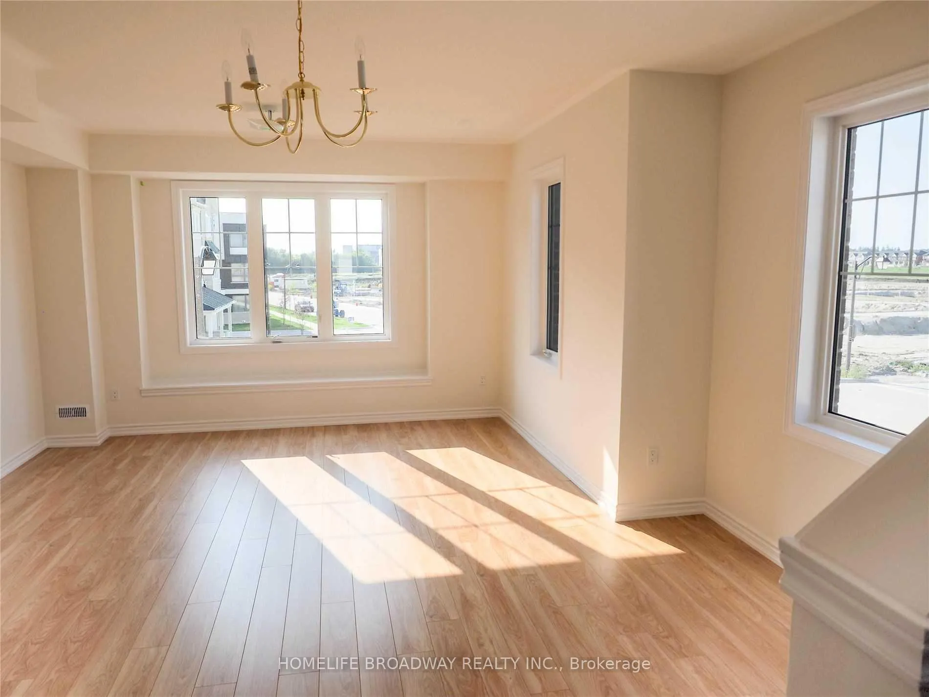 Photo 11 of 105 Cornell Centre Boulevard, Markham, Cornell — HOMEH