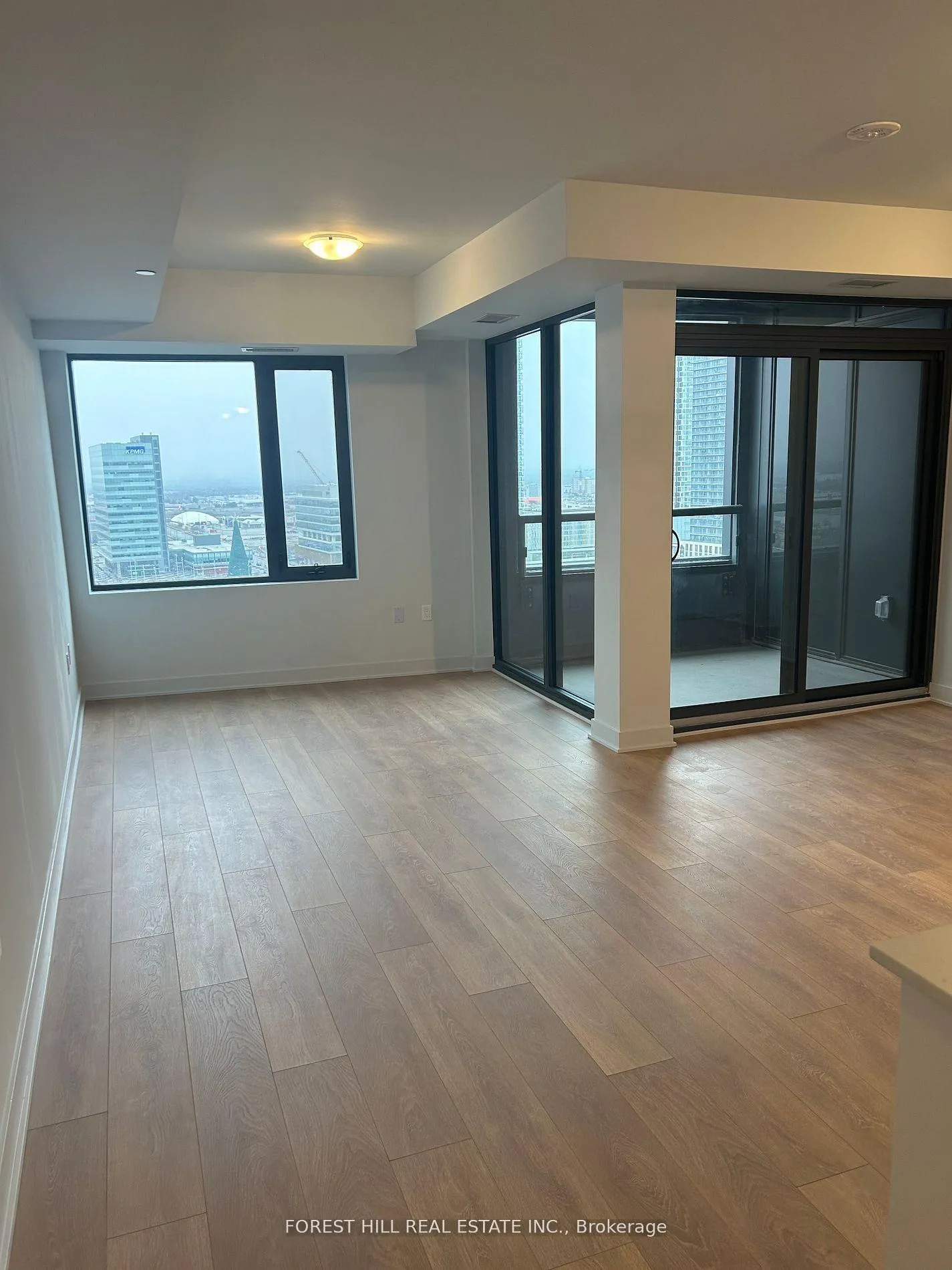Photo 4 of Unit 1702, 2920 Highway 7 W, Vaughan, Concord — HOMEH