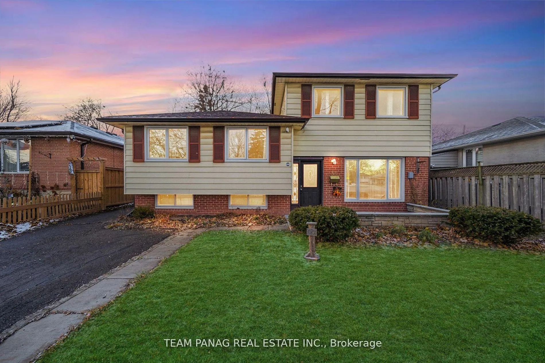 Photo 2 of 30 Parkway Avenue, Brampton, Northwood Park — HOMEH
