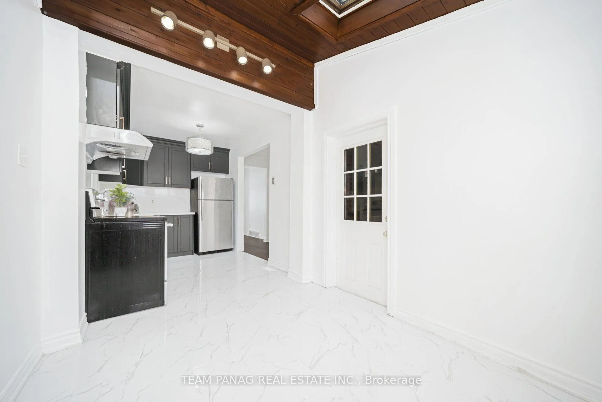 Photo 21 of 30 Parkway Avenue, Brampton, Northwood Park — HOMEH