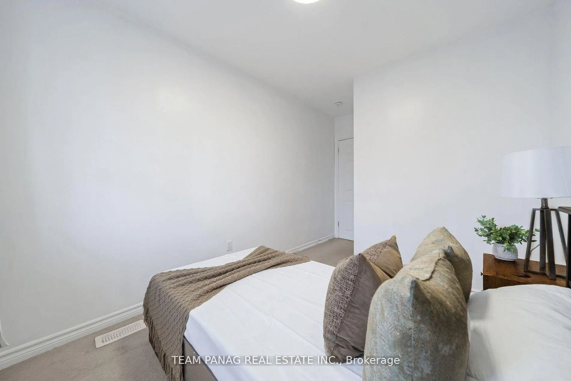 Photo 25 of 30 Parkway Avenue, Brampton, Northwood Park — HOMEH