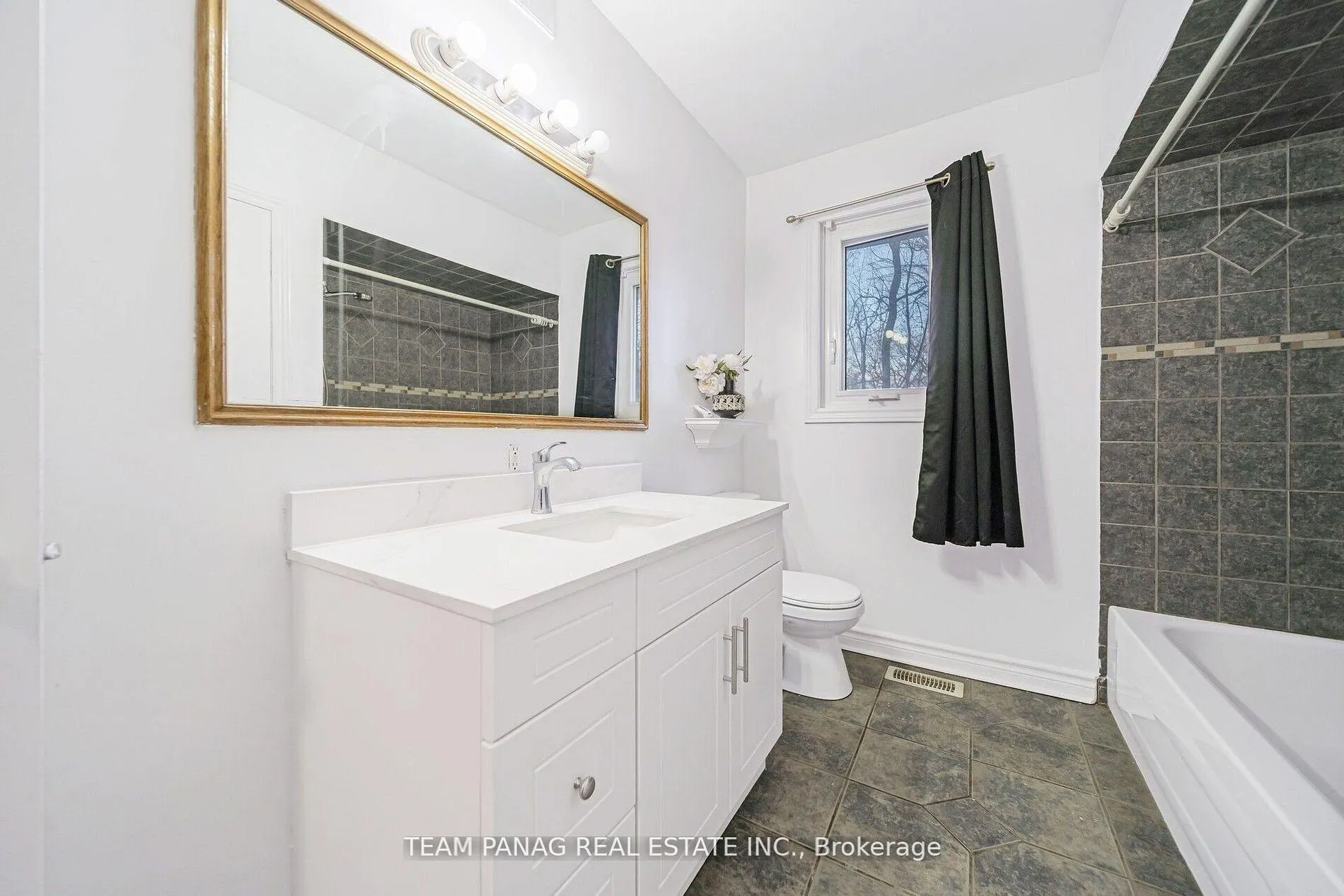 Photo 31 of 30 Parkway Avenue, Brampton, Northwood Park — HOMEH
