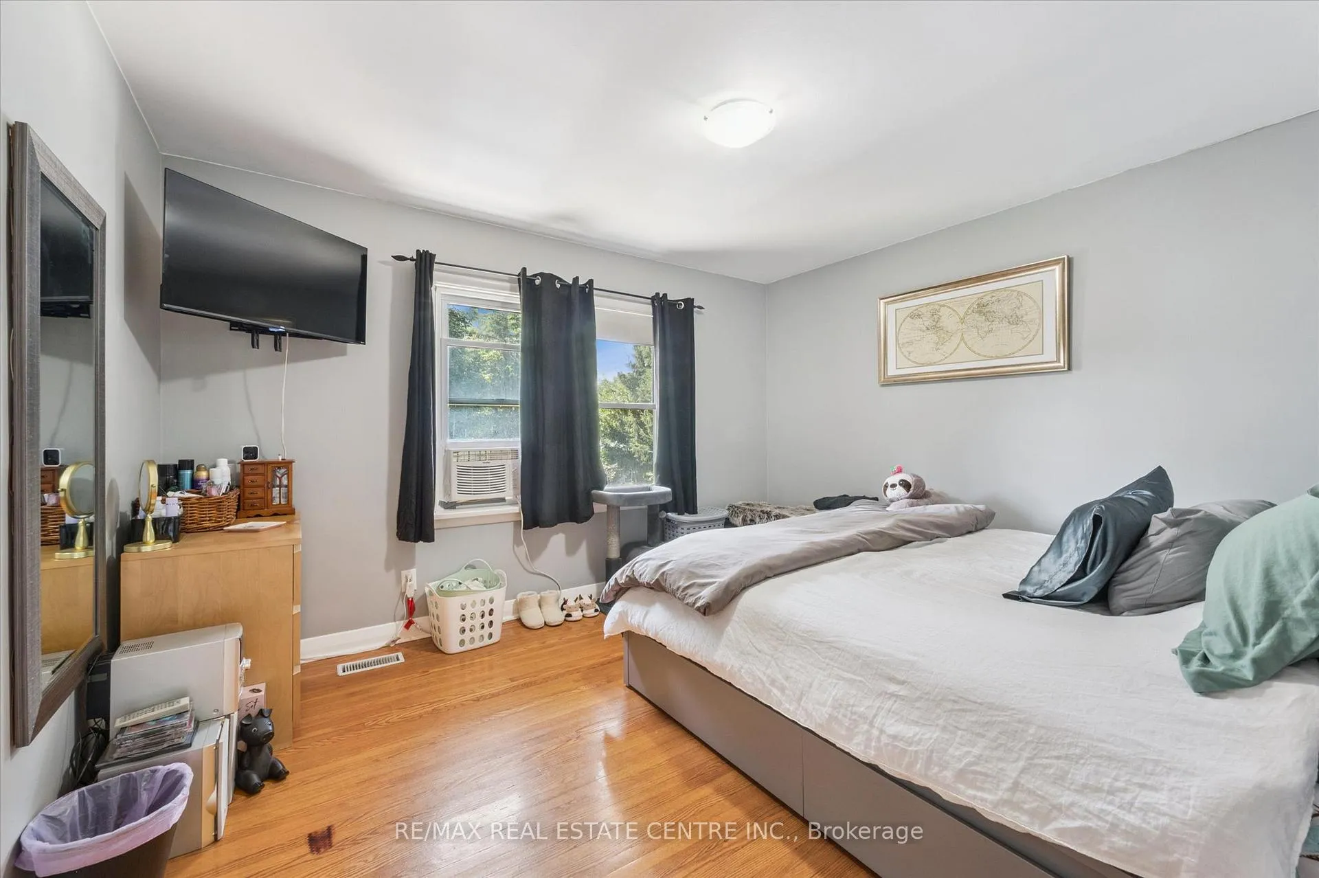 Photo 8 of Unit 3, 115 Marlborough Avenue, Kitchener — HOMEH