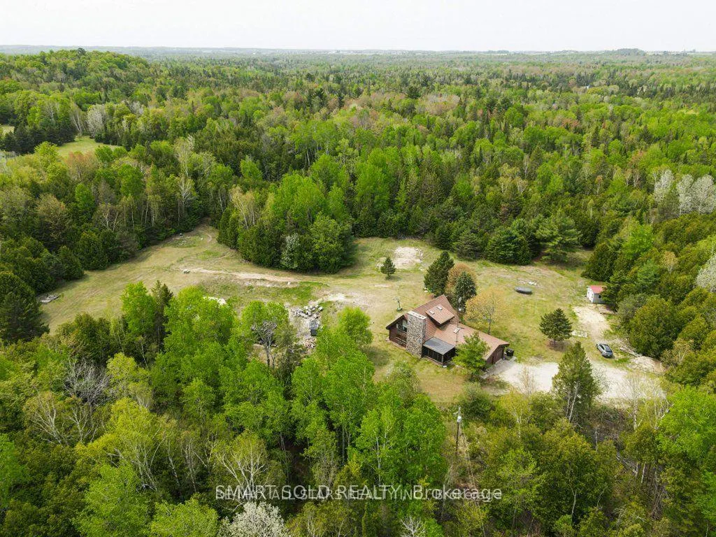 Photo 3 of 335 Ashworth Road, Uxbridge, Rural Uxbridge — HOMEH