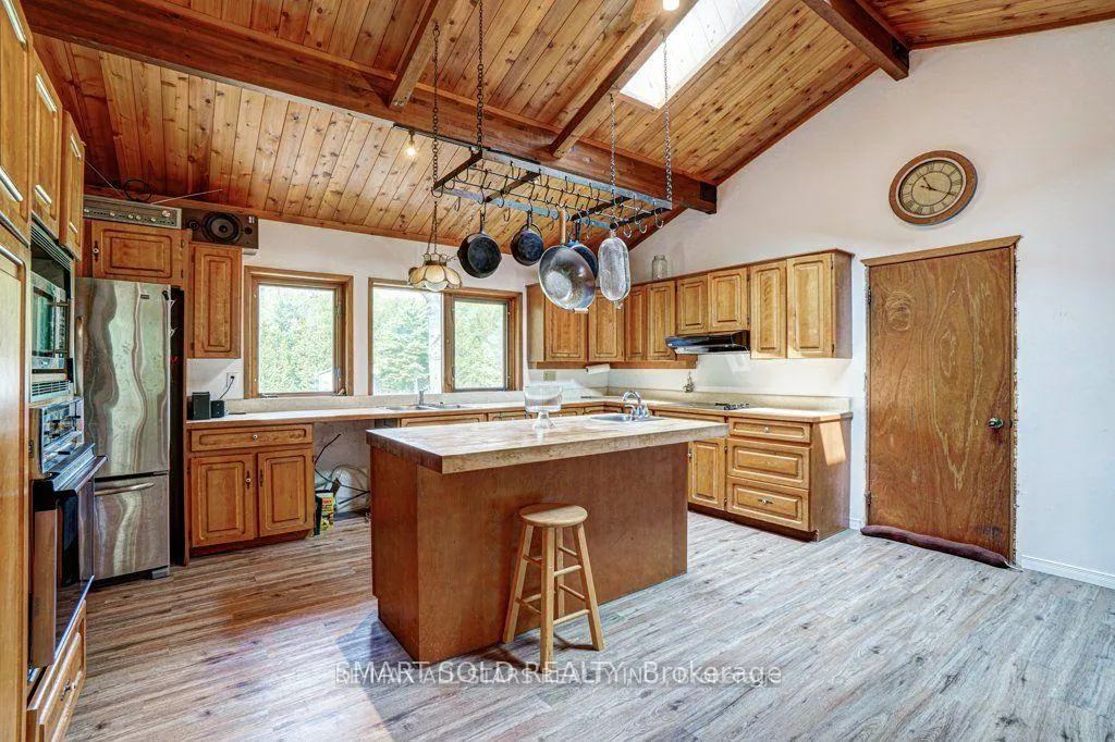 Photo 4 of 335 Ashworth Road, Uxbridge, Rural Uxbridge — HOMEH