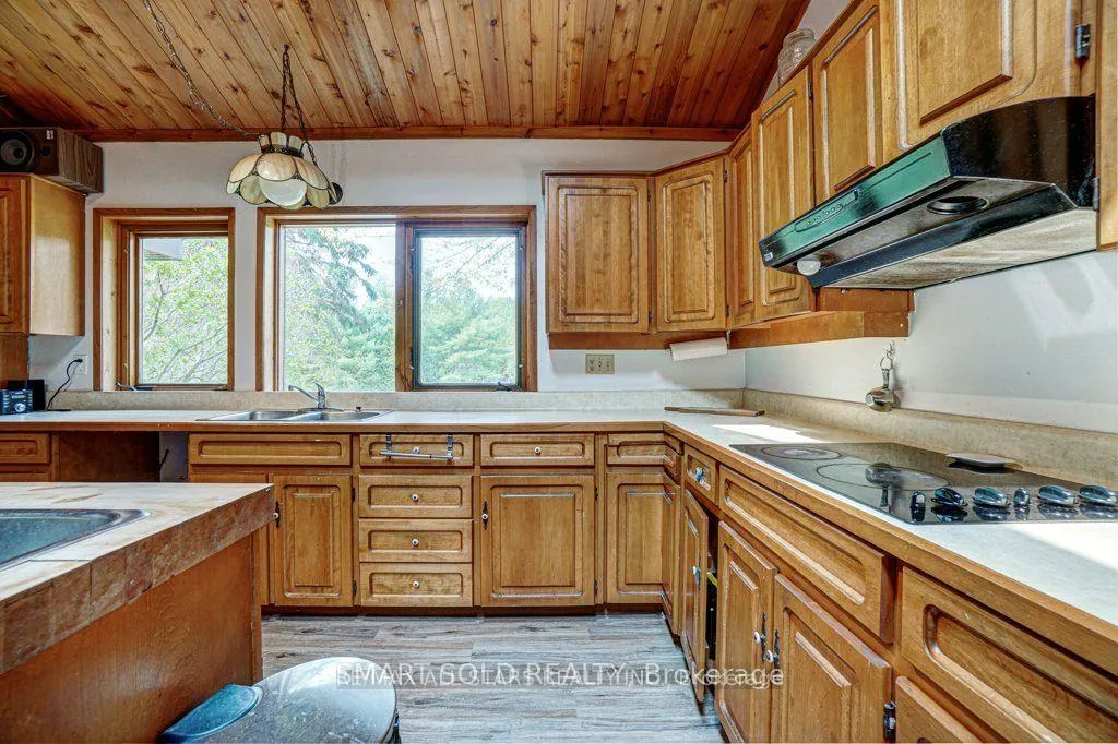 Photo 6 of 335 Ashworth Road, Uxbridge, Rural Uxbridge — HOMEH