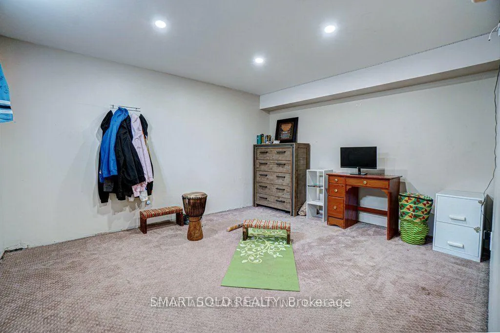 Photo 28 of 335 Ashworth Road, Uxbridge, Rural Uxbridge — HOMEH