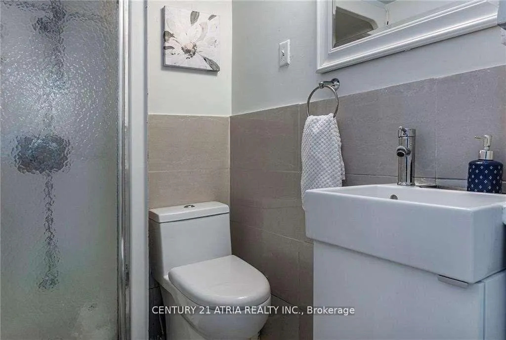 Photo 9 of 182 John Street, Hamilton, Beasley — HOMEH