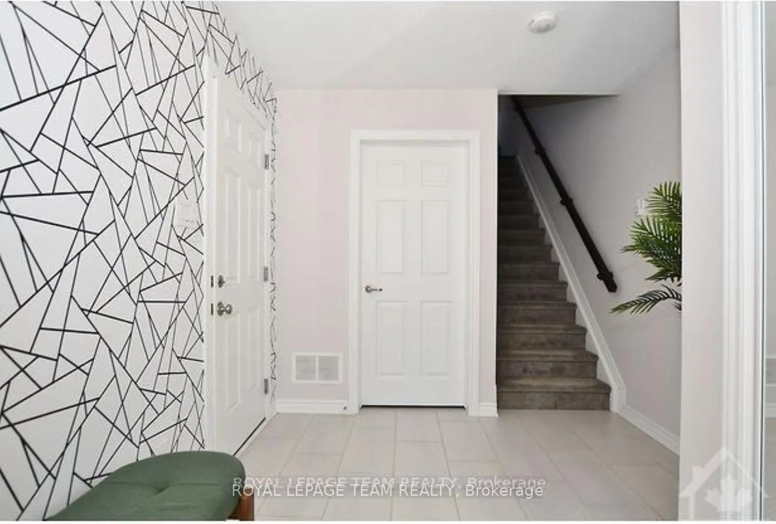 Photo 6 of 707 Juneberry Lane, Ottawa, Kanata - Emerald Meadows/Trailwest — HOMEH