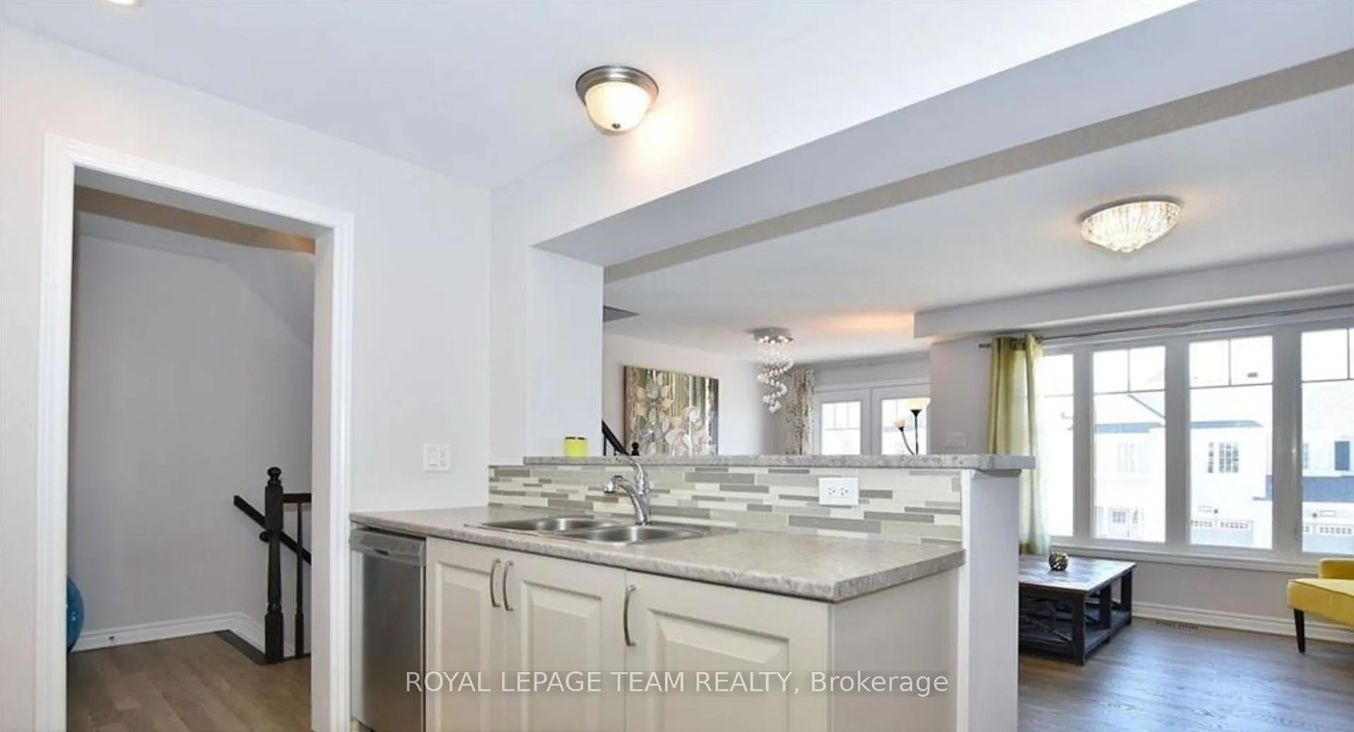 Photo 8 of 707 Juneberry Lane, Ottawa, Kanata - Emerald Meadows/Trailwest — HOMEH