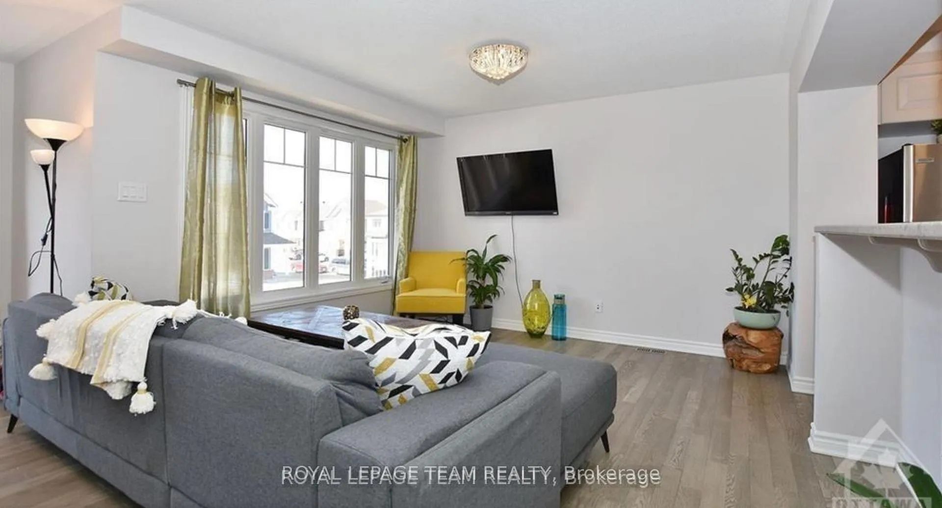 Photo 13 of 707 Juneberry Lane, Ottawa, Kanata - Emerald Meadows/Trailwest — HOMEH