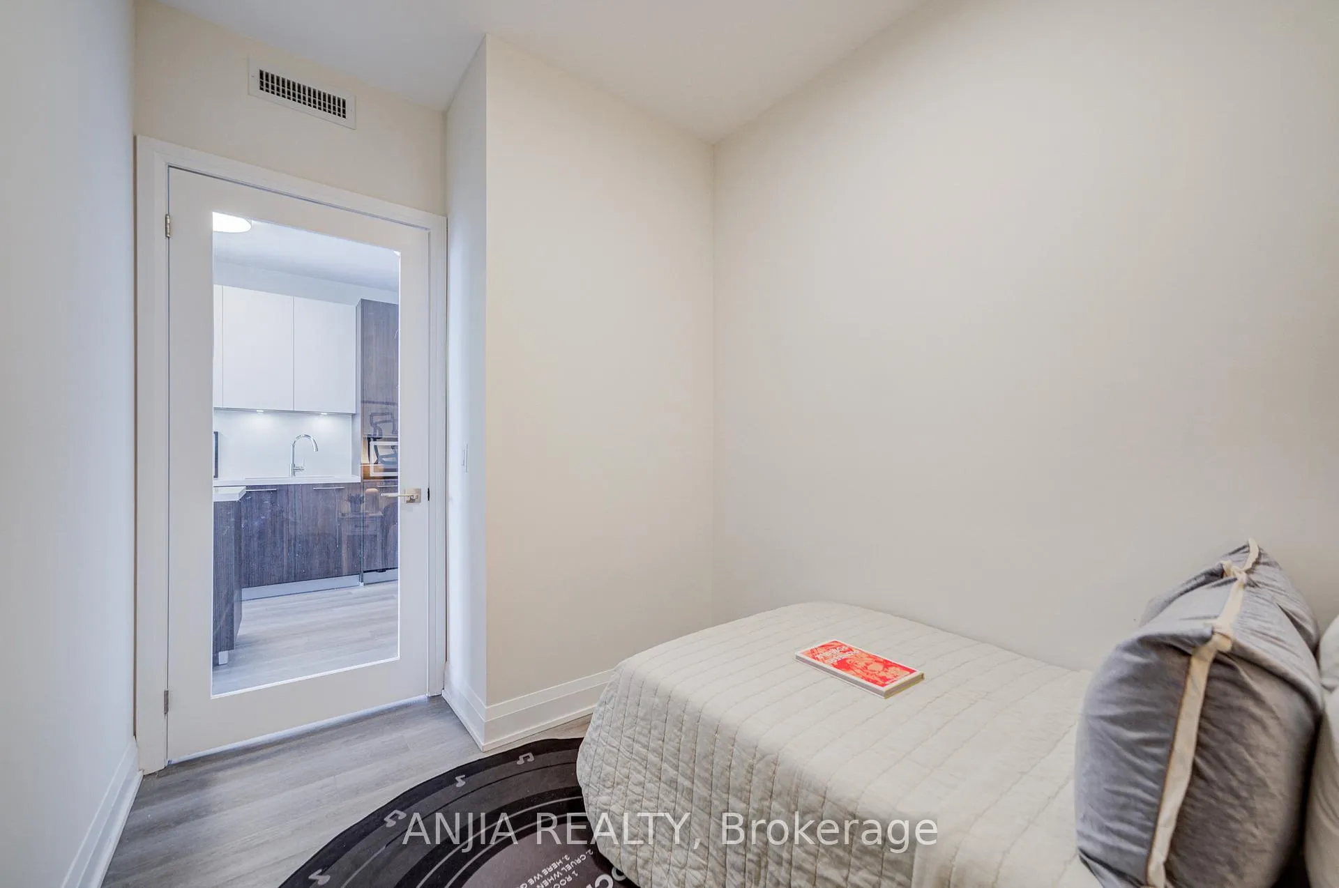 Photo 19 of Unit 2907, 18 Water Walk Drive, Markham, Unionville — HOMEH