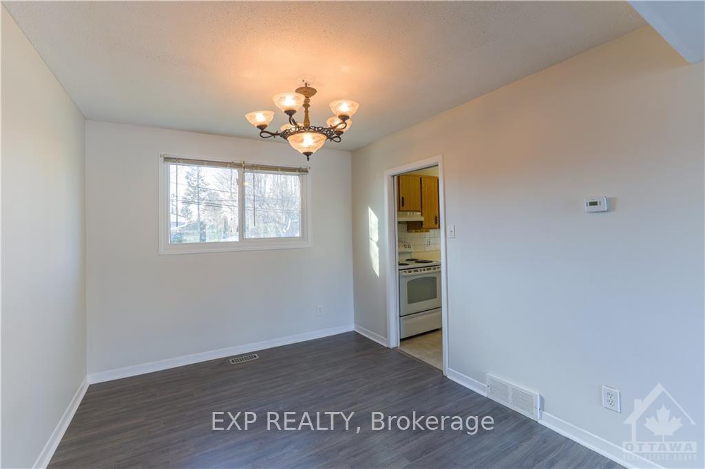 Photo 5 of 24B Aldercrest Drive, Ottawa, Meadowlands/Crestview — HOMEH