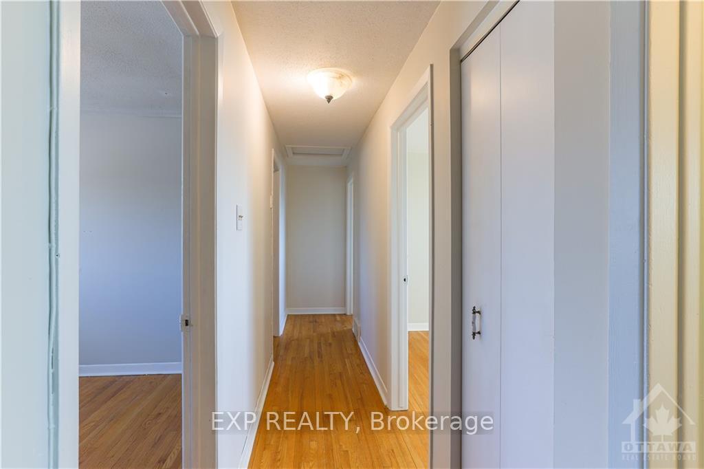 Photo 11 of 24B Aldercrest Drive, Ottawa, Meadowlands/Crestview — HOMEH