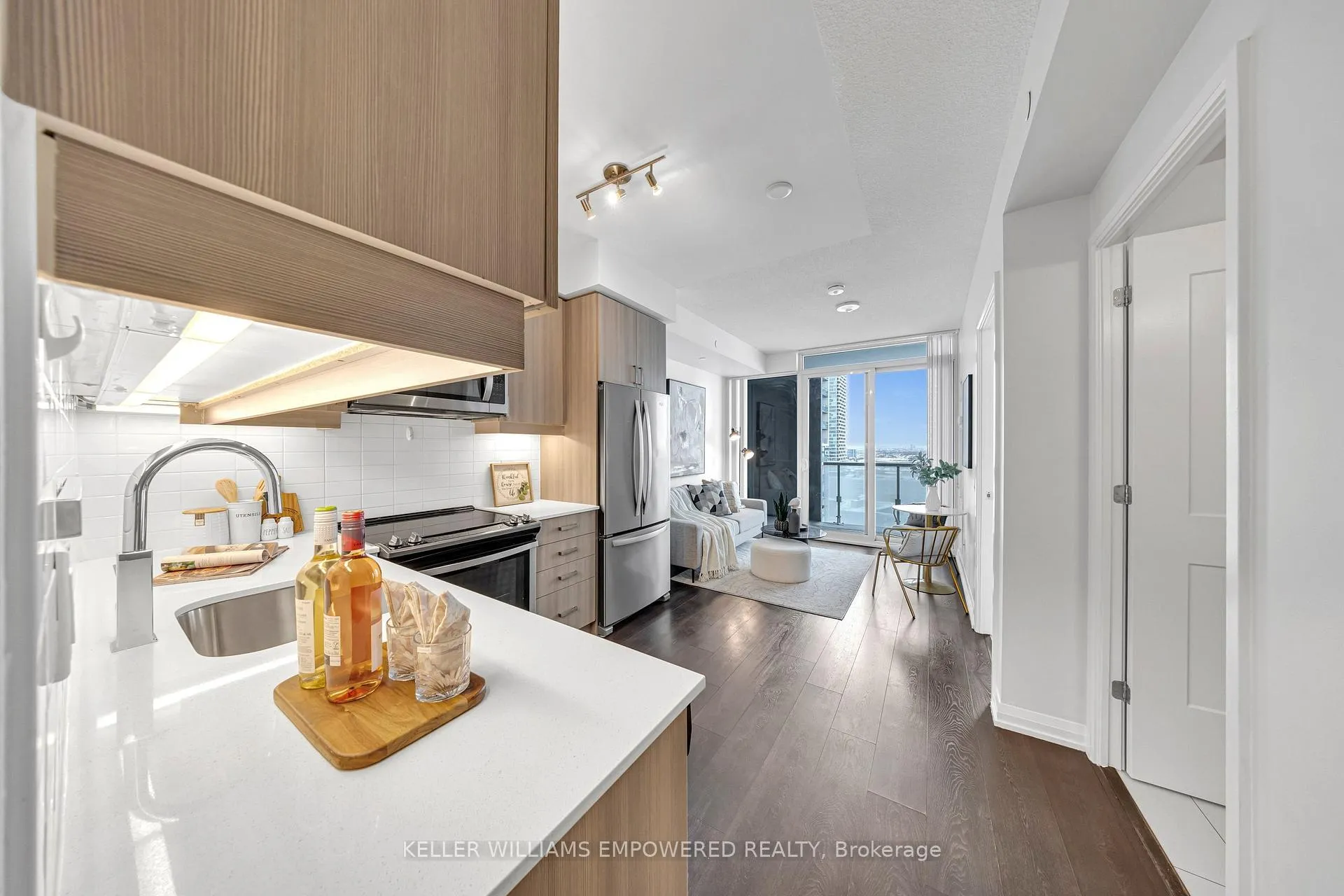 Photo 3 of Unit 1812, 7895 Jane Street, Vaughan, Concord — HOMEH