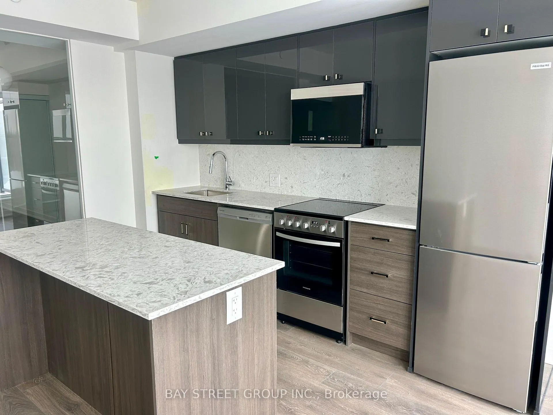 Photo 7 of Unit 805, 2 Manderley Drive, Scarborough, Birchcliffe-Cliffside — HOMEH