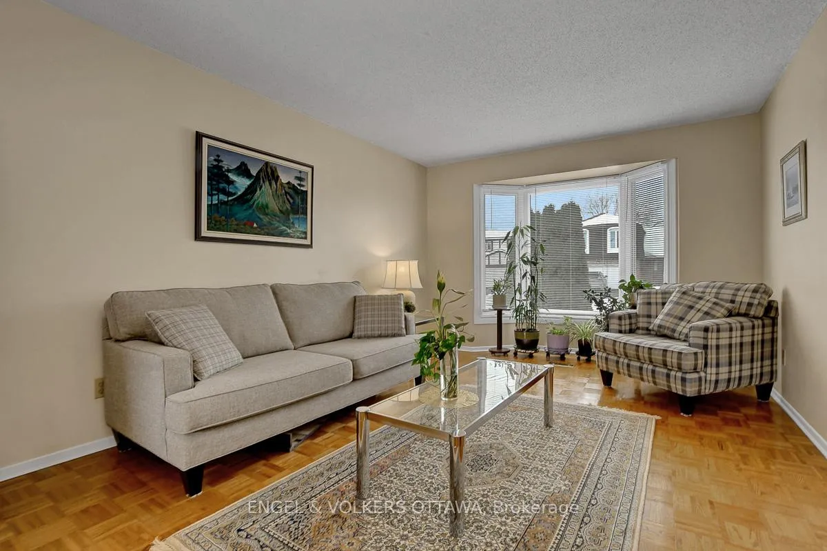 Photo 2 of 1016 Driftwood Crescent, Ottawa, Convent Glen — HOMEH