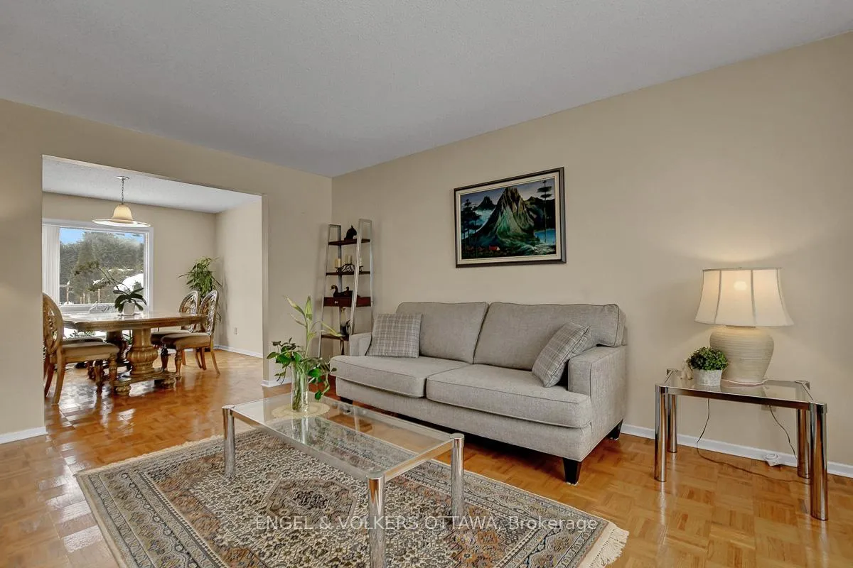 Photo 16 of 1016 Driftwood Crescent, Ottawa, Convent Glen — HOMEH