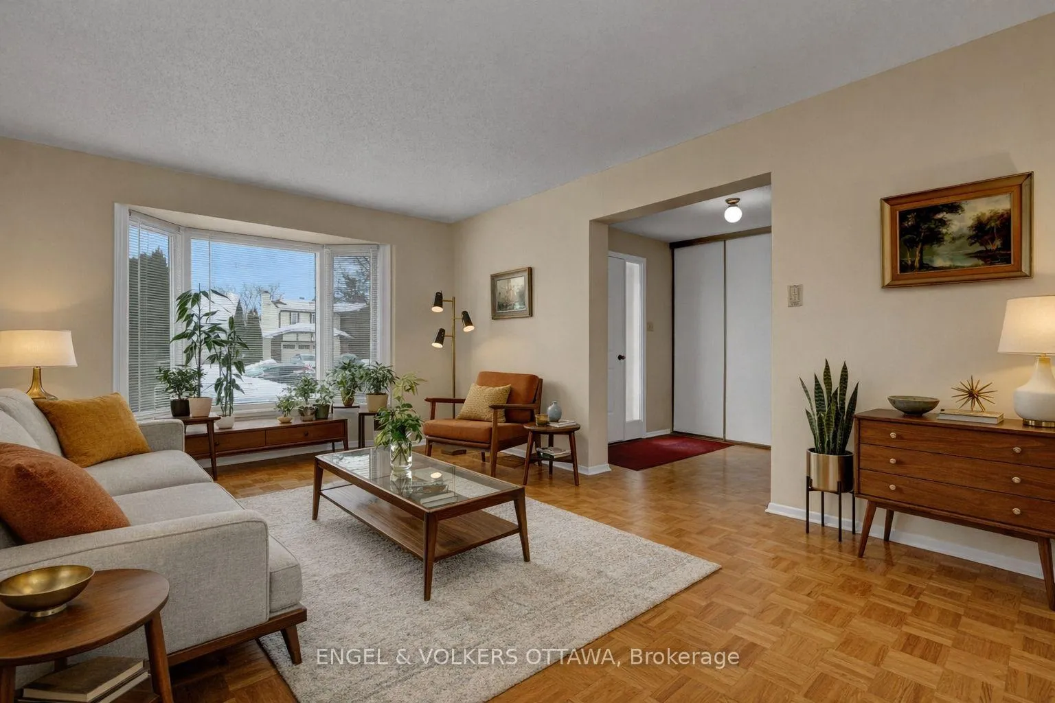 Photo 17 of 1016 Driftwood Crescent, Ottawa, Convent Glen — HOMEH