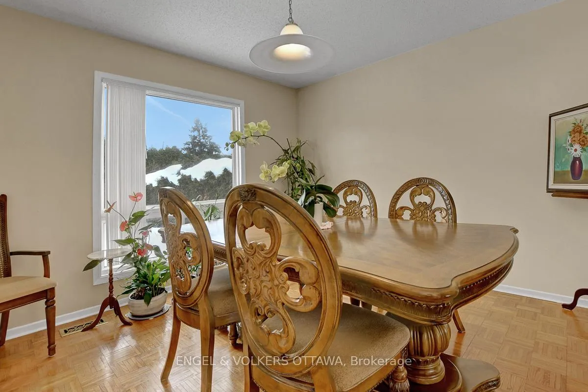 Photo 19 of 1016 Driftwood Crescent, Ottawa, Convent Glen — HOMEH