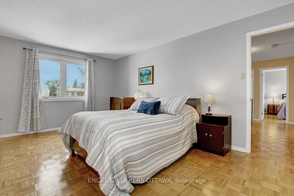 Photo 27 of 1016 Driftwood Crescent, Ottawa, Convent Glen — HOMEH