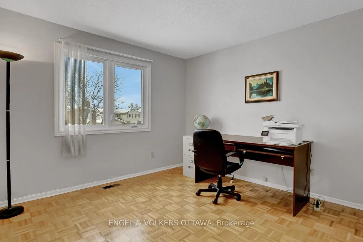 Photo 35 of 1016 Driftwood Crescent, Ottawa, Convent Glen — HOMEH
