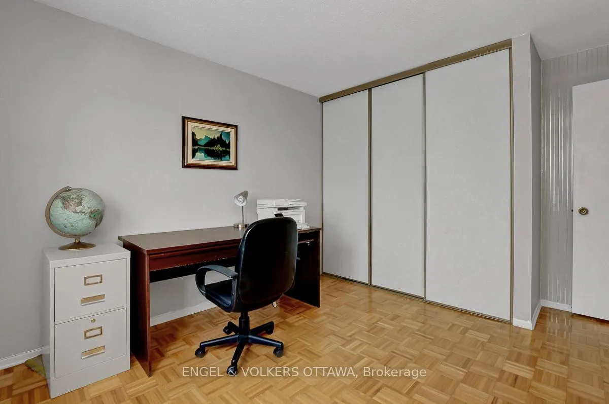 Photo 37 of 1016 Driftwood Crescent, Ottawa, Convent Glen — HOMEH