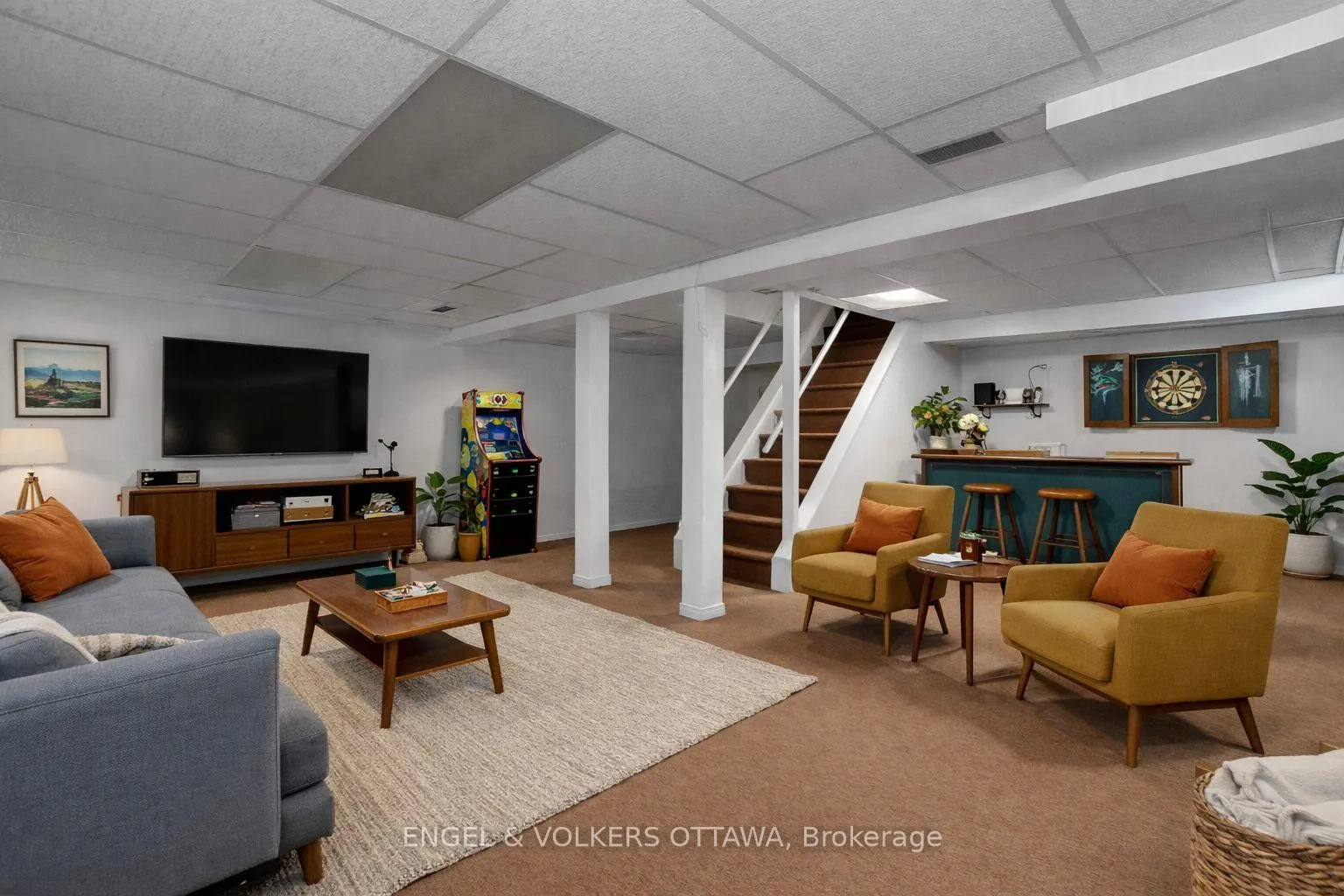 Photo 45 of 1016 Driftwood Crescent, Ottawa, Convent Glen — HOMEH