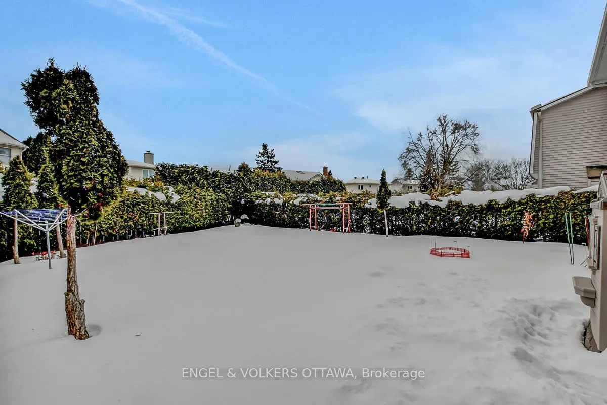 Photo 49 of 1016 Driftwood Crescent, Ottawa, Convent Glen — HOMEH
