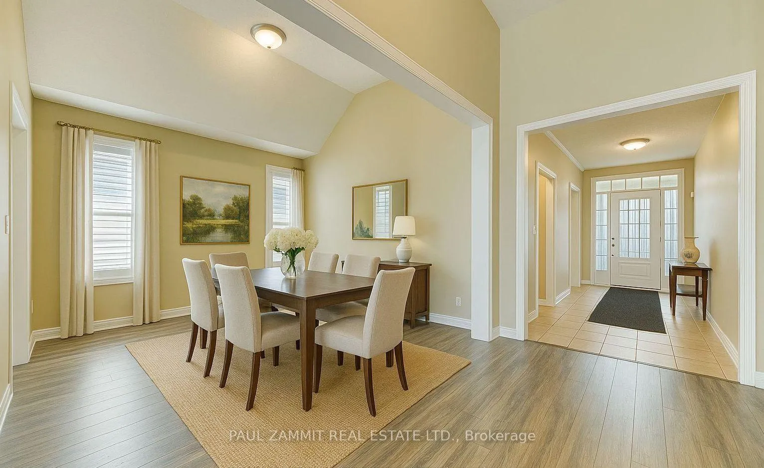 Photo 3 of 42 Barron Boulevard, Kawartha Lakes, Lindsay — HOMEH