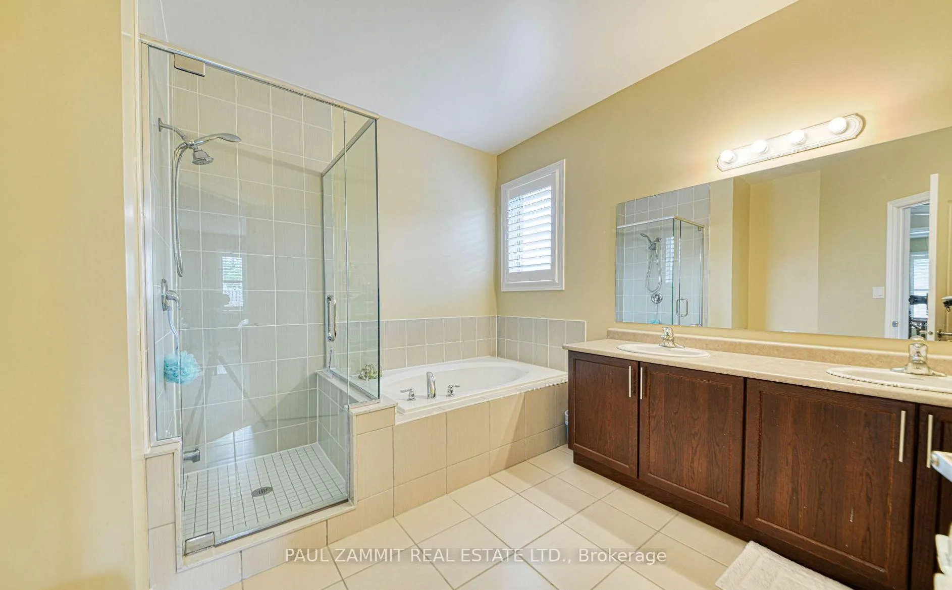 Photo 5 of 42 Barron Boulevard, Kawartha Lakes, Lindsay — HOMEH