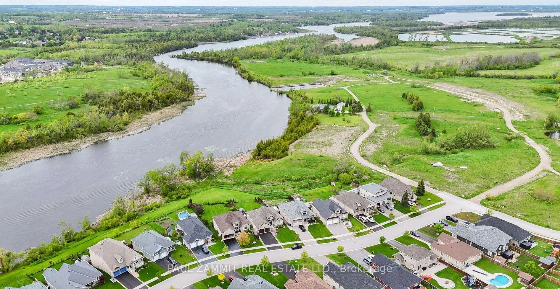 Photo 12 of 42 Barron Boulevard, Kawartha Lakes, Lindsay — HOMEH
