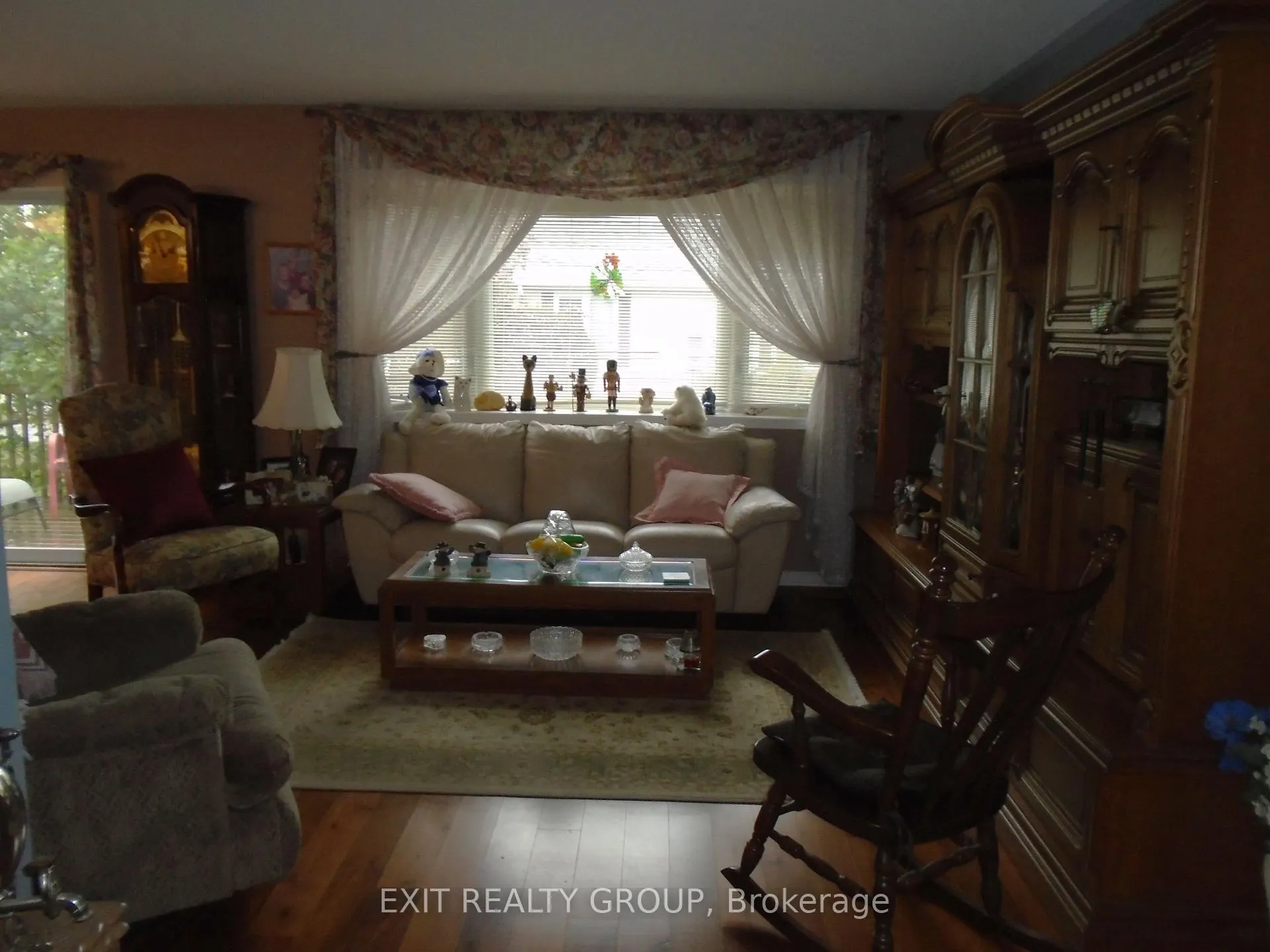 Photo 4 of 33 Cretney Drive, Prince Edward County, Wellington — HOMEH