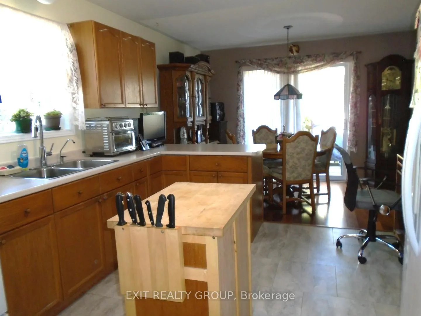 Photo 8 of 33 Cretney Drive, Prince Edward County, Wellington — HOMEH