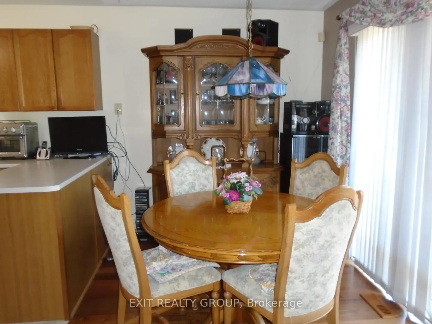 Photo 9 of 33 Cretney Drive, Prince Edward County, Wellington — HOMEH