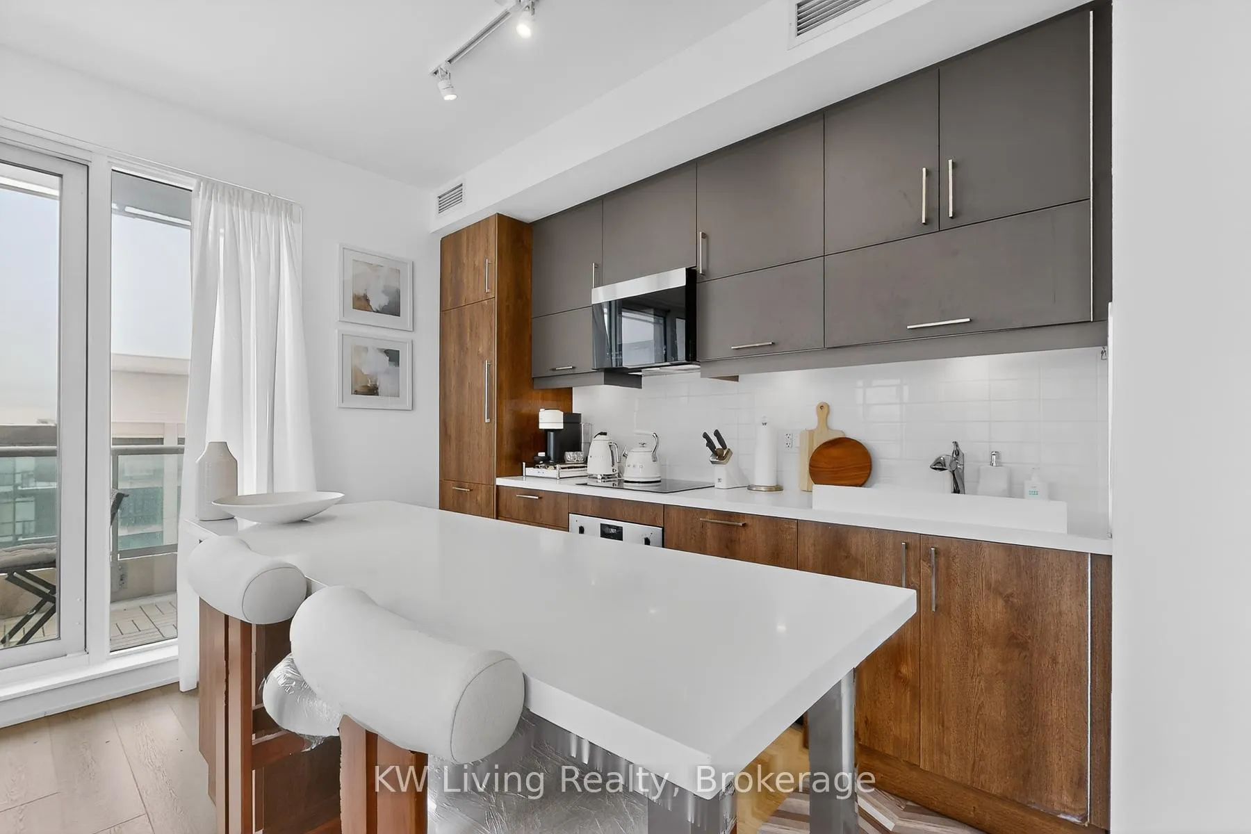 Photo 6 of Unit 1606, 8119 Birchmount Road, Markham, Unionville — HOMEH
