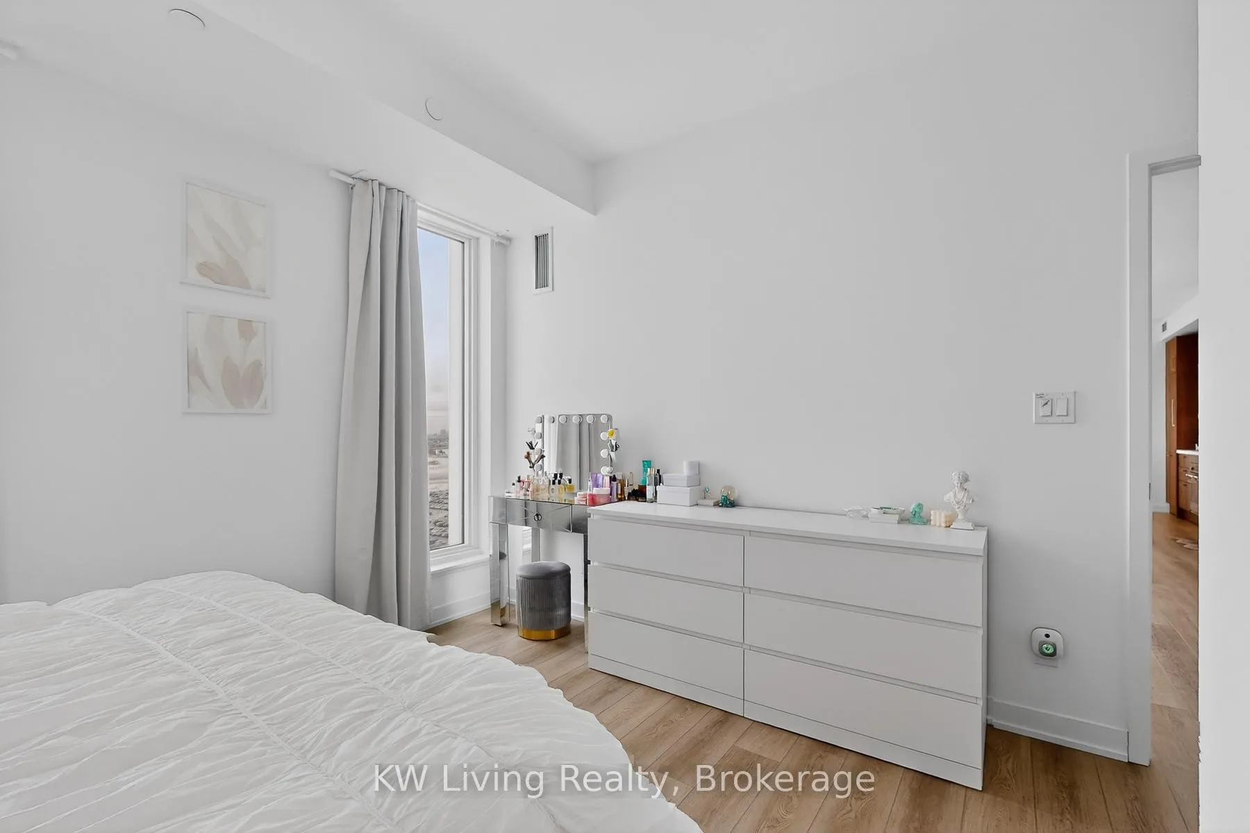 Photo 16 of Unit 1606, 8119 Birchmount Road, Markham, Unionville — HOMEH
