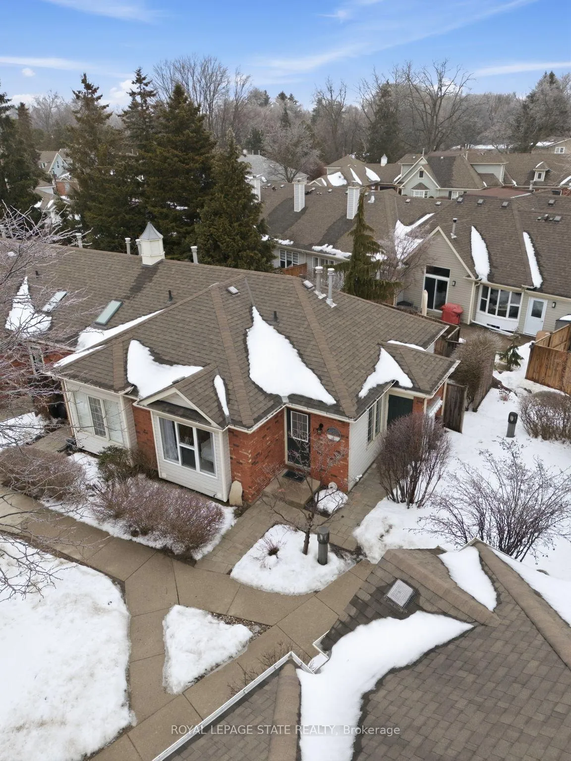 Photo 2 of Unit 13, 175 Fiddlers Green Road, Hamilton, Ancaster — HOMEH