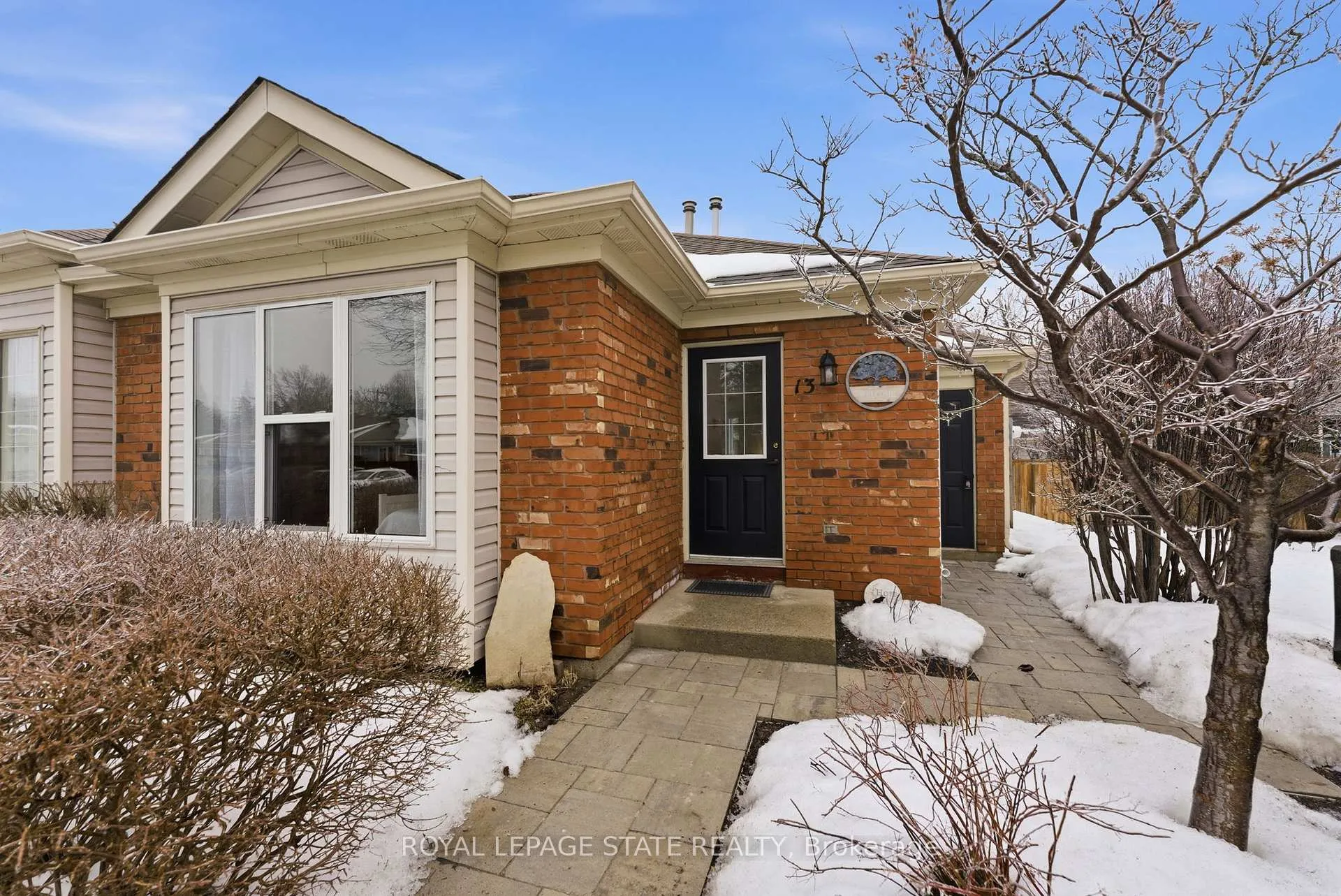 Photo 3 of Unit 13, 175 Fiddlers Green Road, Hamilton, Ancaster — HOMEH