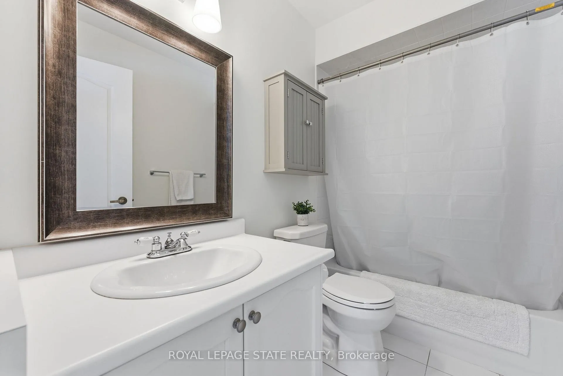 Photo 11 of Unit 13, 175 Fiddlers Green Road, Hamilton, Ancaster — HOMEH