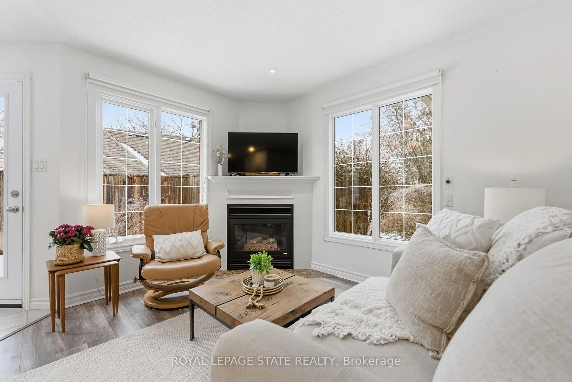 Photo 13 of Unit 13, 175 Fiddlers Green Road, Hamilton, Ancaster — HOMEH