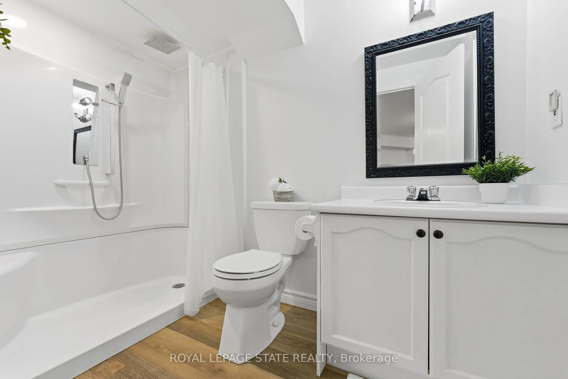 Photo 25 of Unit 13, 175 Fiddlers Green Road, Hamilton, Ancaster — HOMEH
