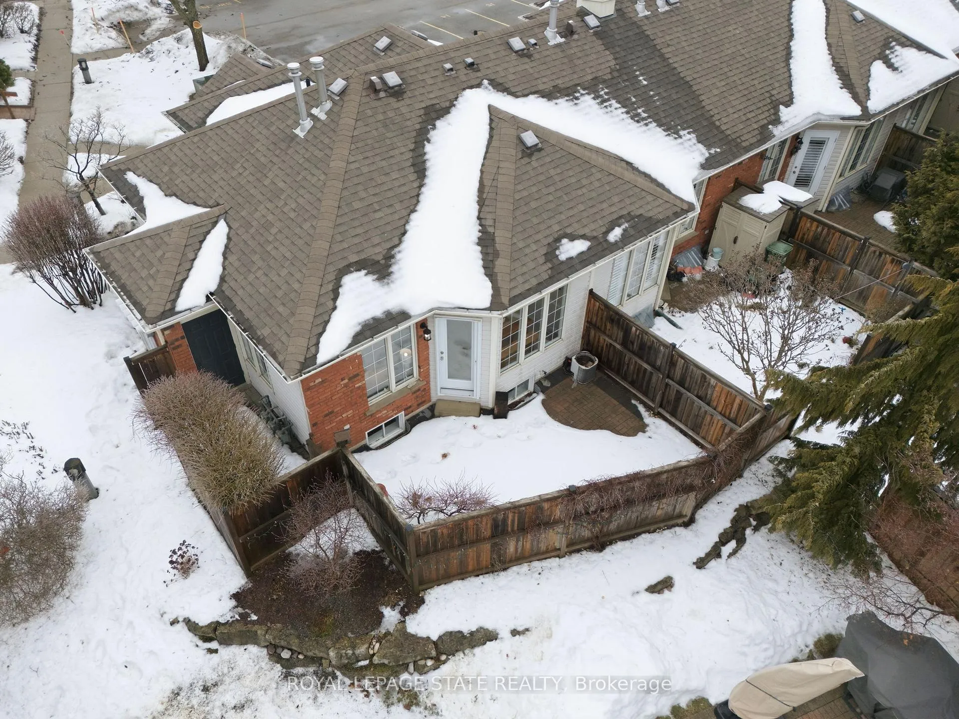 Photo 28 of Unit 13, 175 Fiddlers Green Road, Hamilton, Ancaster — HOMEH