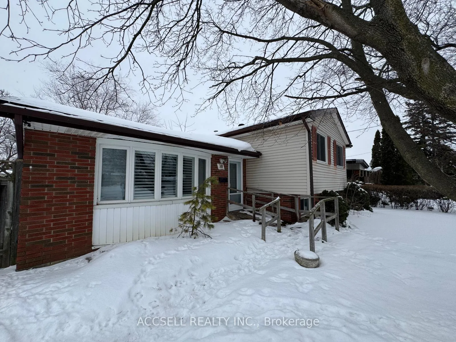 Photo 3 of 10 Baroche Street, Hamilton, Lawfield — HOMEH