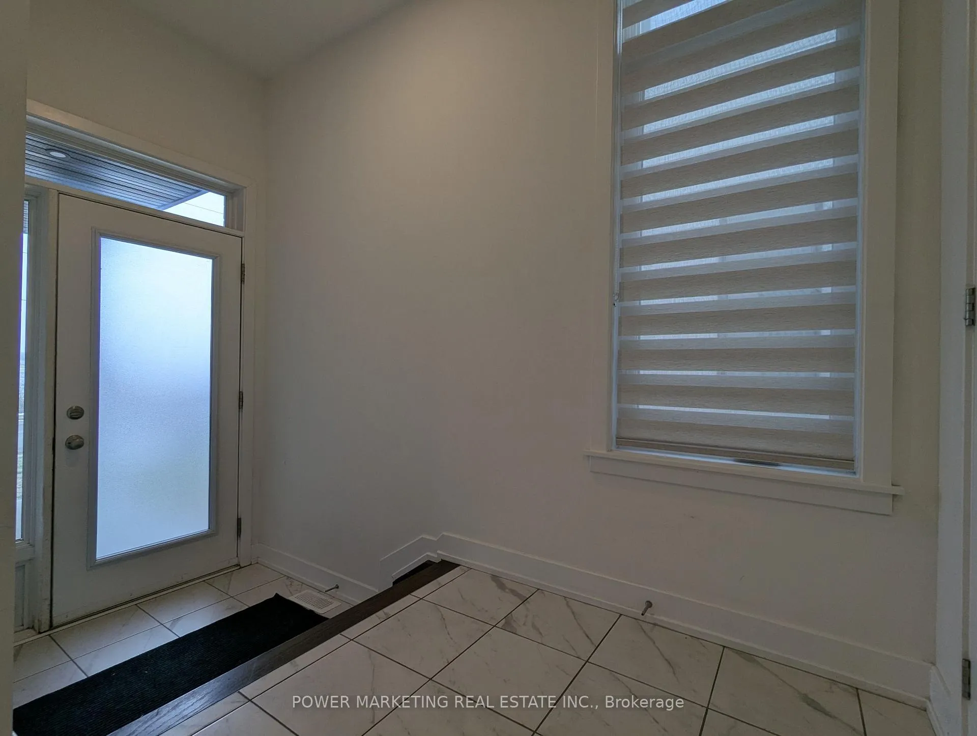 Photo 2 of 332 Monticello Avenue, Ottawa, Kanata - Emerald Meadows/Trailwest — HOMEH