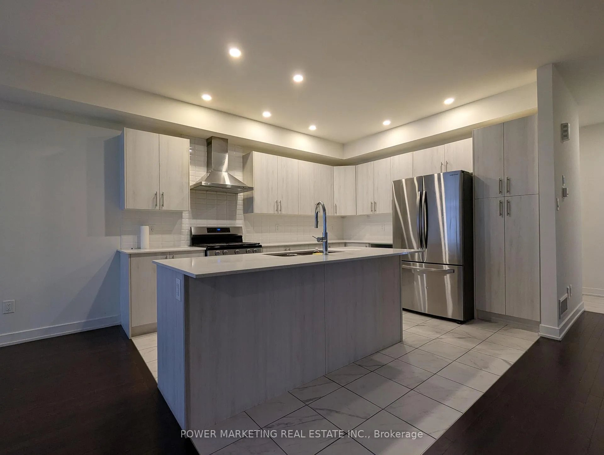 Photo 5 of 332 Monticello Avenue, Ottawa, Kanata - Emerald Meadows/Trailwest — HOMEH